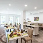 Trilago Hotel