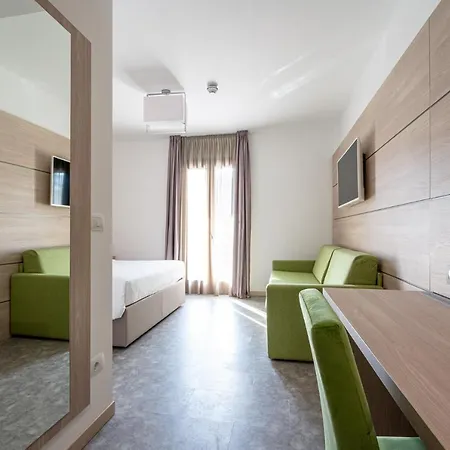 Trilago Hotel